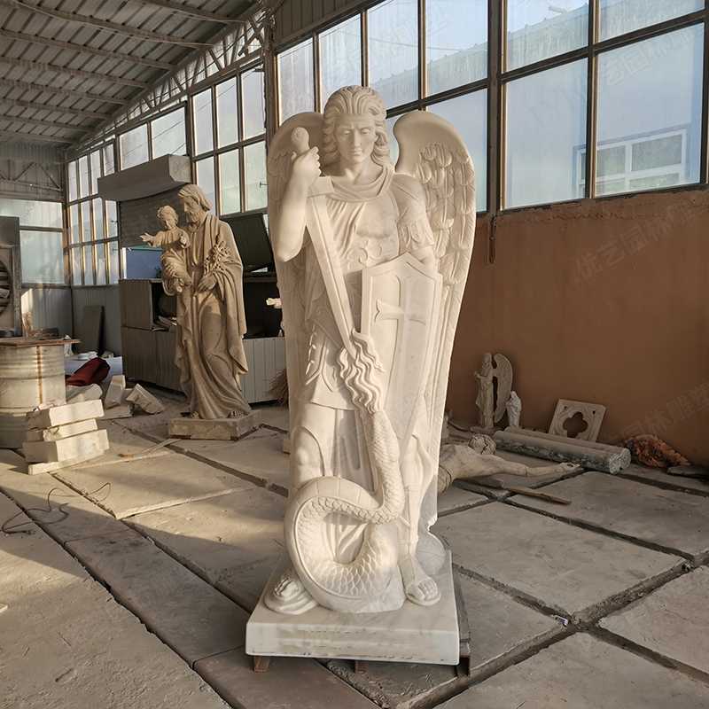 圣邁克雕塑，大理石圣邁克